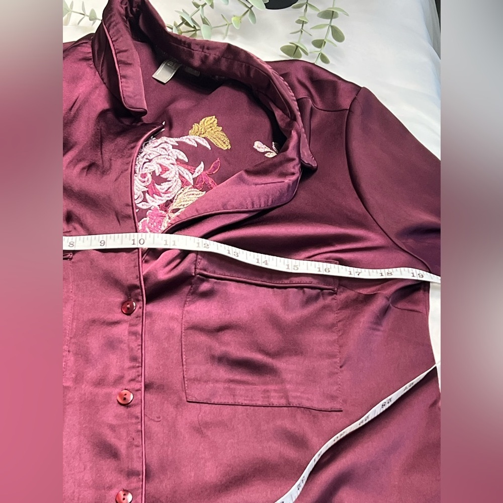 ASOS Maroon Embroidered Back Button Up Top size 4 - Picture 9 of 10